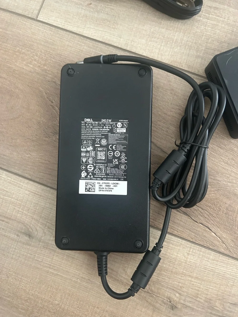 Dell Docking Station WD19DCS and Dell 240W Adapter